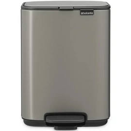 Brabantia Bo Pedal Bin pedálos hulladékgyűjtő szagmentesen záródó Soft-Close fedél, karcsú, négyzetes forma, műanyag tartály, 4L - A méret, acél, platinaszürke - 237881