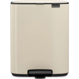 Brabantia Bo Pedal Bin pedálos hulladékgyűjtő szagmentesen záródó Soft-Close fedél, karcsú, négyzetes forma, műanyag tartály, 12L - C méret, acél, vlágos bézs - 238024