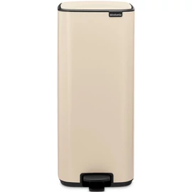Brabantia Bo Pedal Bin pedálos hulladékgyűjtő szagmentesen záródó Soft-Close fedél, karcsú, négyzetes forma, műanyag tartály, 30L - O méret, acél, világos bézs - 238123