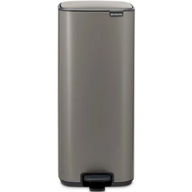 Brabantia Bo Pedal Bin pedálos hulladékgyűjtő szagmentesen záródó Soft-Close fedél, karcsú, négyzetes forma, műanyag tartály, 30L - O méret, acél, platinaszürke - 238161