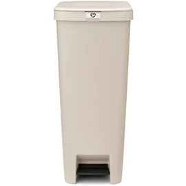Brabantia StepUp pedálos kuka hulladéktípus jelölő ablakkal, lecsapódásgátló fedél, 40L - L méret, 91% újrahasznosított műanyag, világos bézs - 251849