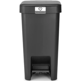 Brabantia StepUp pedálos kuka hulladéktípus jelölő ablakkal, lecsapódásgátló fedél, 10L - C méret, 91% újrahasznosított műanyag, sötétszürke - 800344