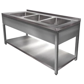 1400mm 3 medencés nagykonyhai mosogató 400x500x250mm medencékkel, lábra állítva, takaróköpennyel, polccal, r.m. acél