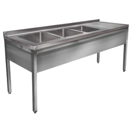 2400mm 3 medencés nagykonyhai mosogató jobb oldali csepegtetővel, 500x500x300mm medencékkel, lábra állítva, takaróköpennyel, r.m. acél