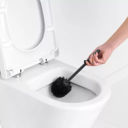 Kefe feje könnyű WC tisztítást tesz lehetővé.
