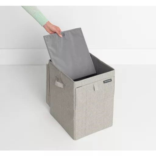 Kompakt tárolóhely - használaton kívül gyorsan összehajtható.
