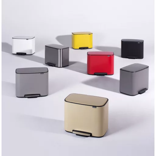 Brabantia Bo Pedal Bin pedálos szelektív hulladékgyűjtő szagmentesen záródó Soft-Close fedél, műanyag tartály, 3x11L - X méret, acél, betonszürke ásványi textúra - 121524