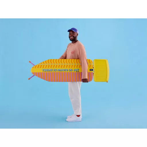 Brabantia Yinka Ilori vasalódeszka könnyen mozgatható kialakítással