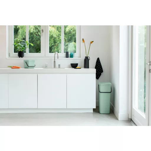 A jáde zöld szín modern és elegáns megjelenést kölcsönöz bármelyik konyhának.