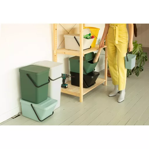 A világosszürke szín modern és elegáns megjelenést kölcsönöz bármelyik konyhának.