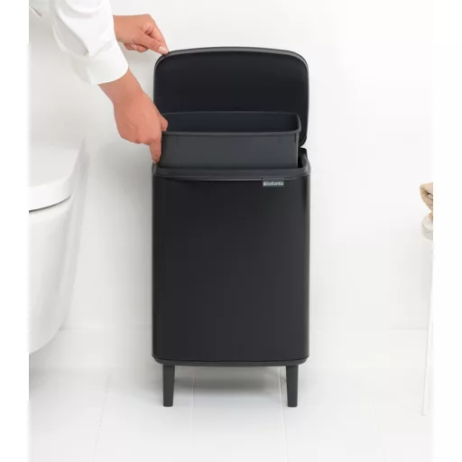 Kivehető műanyag tartály