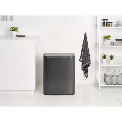 Teakonyhák és otthoni konyhák éke lehet a Brabantia Bo Touch bin.