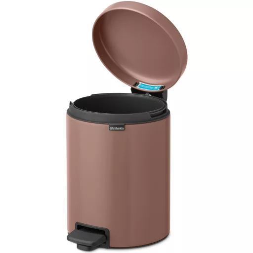 Brabantia NewIcon pedálos hulladékgyűjtő szagmentesen záródó Soft-Close fedél, műanyag tartály, 5L - W méret, acél, szaténrózsaszín taupe - 233982