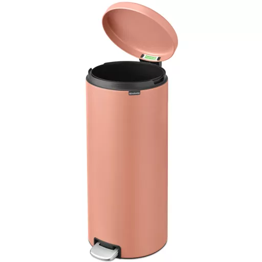 Termék belsején kód megjelölés a tökéletesen illeszkedő Perfect Fit szemeteszsák megtalálásához.