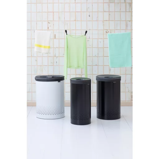 Több színben és több formában is elérhetők a Laundry Bin-ek.