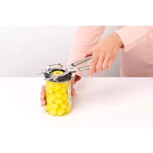 Nyissa meg könnyedén üvegeit és tégelyeit a Brabantia Profile Nice &amp; Handy univerzális befőttesüvegnyitóval, r.m. acél, selyem matt kivitelben!