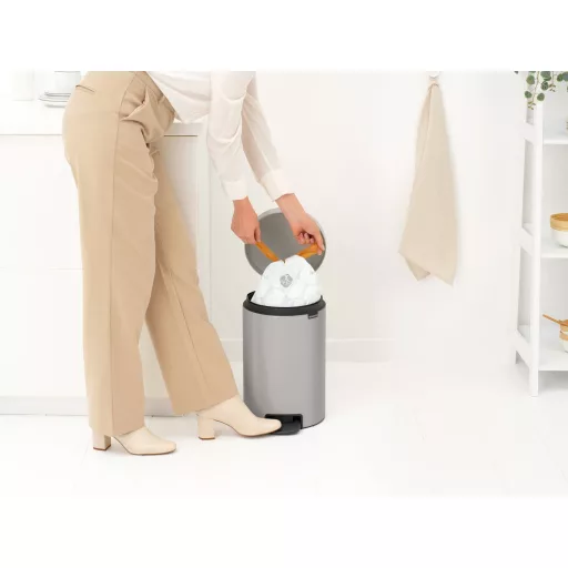 X kódú Brabantia PerfectFit szemeteszsákkal használható.
