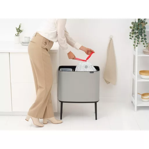 Brabantia Bo Touch Bin nyomófedeles szelektív hulladékgyűjtő, magasított, lábakon álló, műanyag tartály, 11+23L - X+J méret, acél, hamvasszürke - 255007