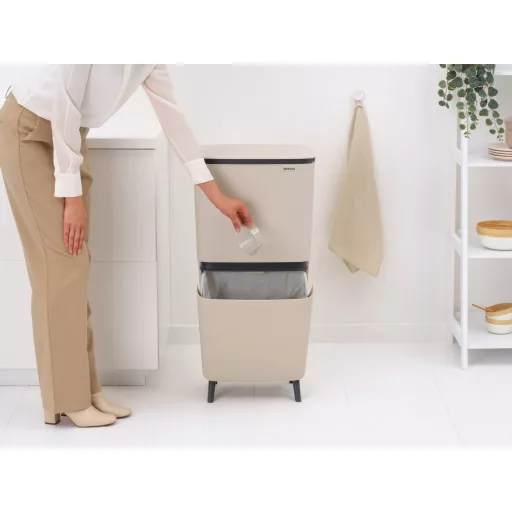 Tökéletes illeszkedés: a csomag tartalmaz egy Brabantia PerfectFit mintacsomagot (J kód), amely pontosan a szemetes méretéhez készült.