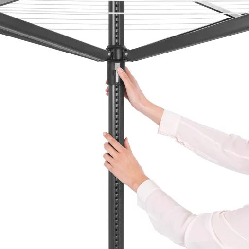 Állítható – mindig megfelel az ideális munkamagasságnak (129-187 cm).