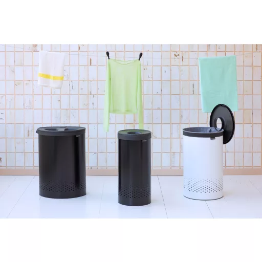 A Brabantia Laundry Bin nagy méretű szennyestartó tökéletes választás, ha bőséges tárolóhelyre van szüksége.