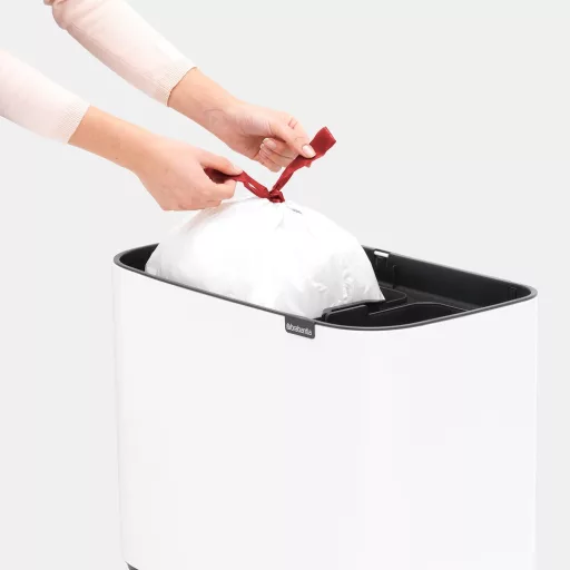 Ajándék 5 db méretpontos PerfectFit szemeteszsákokkal.