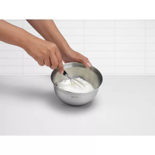 Brabantia Profile Bake & Mix, Mixing Bowl keverőtál, 1L, kiöntőperemmel, belső mérőskálával, hőálló, szilikon alj, r.m. acél test, selyem matt - 363825