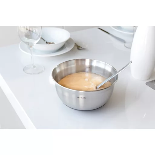 Brabantia Profile Bake & Mix, Mixing Bowl keverőtál, 1L, kiöntőperemmel, belső mérőskálával, hőálló, szilikon alj, r.m. acél test, selyem matt - 363825