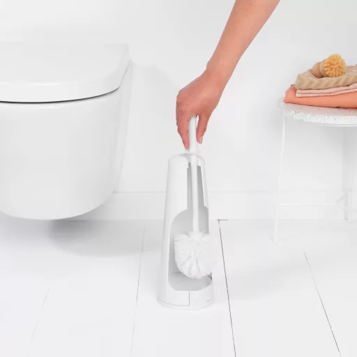 Könnyen kivehető WC-kefe.