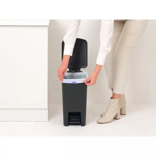 Hozzáillő Brabantia PerfectFit szemeteszsákok megkötőszalaggal