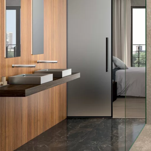 A hotelszobák berendezésekor két fontos szempont a tartósság és a design. Delabie termékekkel mindkét szempontot figyelembe tudjuk venni.