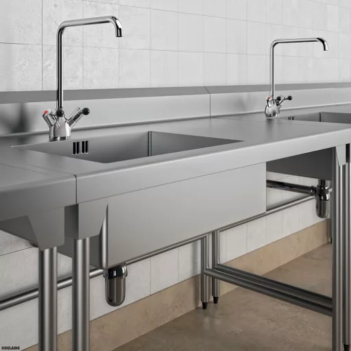 DELABIE nagy vízátfolyású mosogató csaptelep, 300 mm hosszú, 315 mm magas lengő kifolyóval, álló, 100 liter/perc