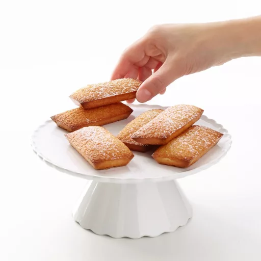 A forma speciális kialakítása éles kontúrokkal és határozott élekkel rendelkező, jellegzetes aranyrúd formájú miniatűr édességek sütését garantálja.