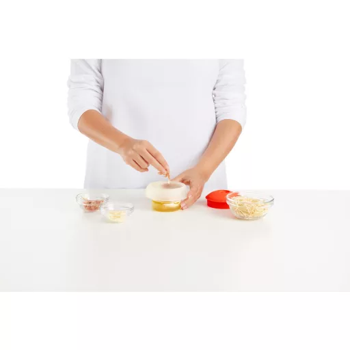 Gyors és precíz elkészítés: Önnek csak a mikrohullámú sütő forgótányérjának szélére kell helyeznie az eszközt, és a választott recept szerinti rövid ideig sütnie a tökéletes ere