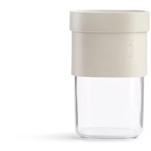 Bővíthető kapacitású tárolószett: A csomag két darab „M” méretű, felhajtható tárolóedényt tartalmaz, amelyek űrtartalma igény szerint 600 ml-ről egészen 850 ml-ig növelhető.
