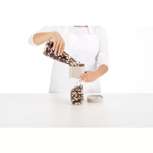 A Flip tartozék további 250 ml férőhelyet biztosít az Ön számára, pontosan akkor, amikor a tárolandó alapanyag mennyisége azt megkívánja.