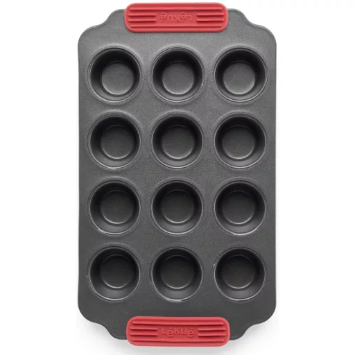 A sütőformát kifejezetten 12 darab mini muffin egyidejű, tökéletes sütésére tervezték, így Ön hatékonyan és gyorsan készítheti el a vendégváró falatokat.