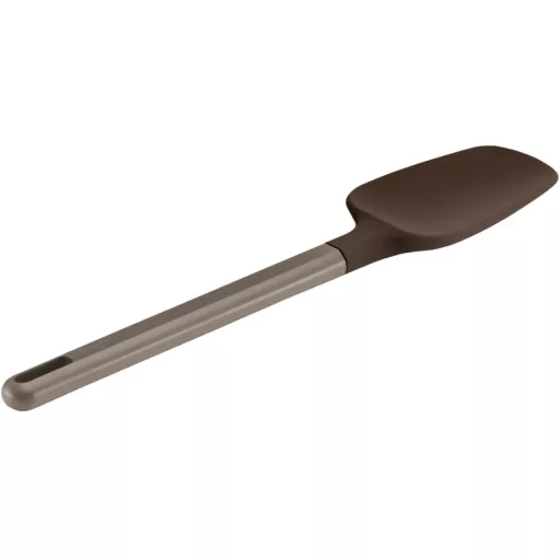 Spatulával.