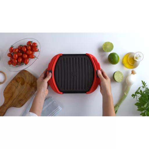 Élvezze a grillezés élményét füst és zavaró szagok nélkül! A technológia zárt rendszerének köszönhetően Önnek nem kell aggódnia a konyha átszellőztetése miatt, így a sütés foly